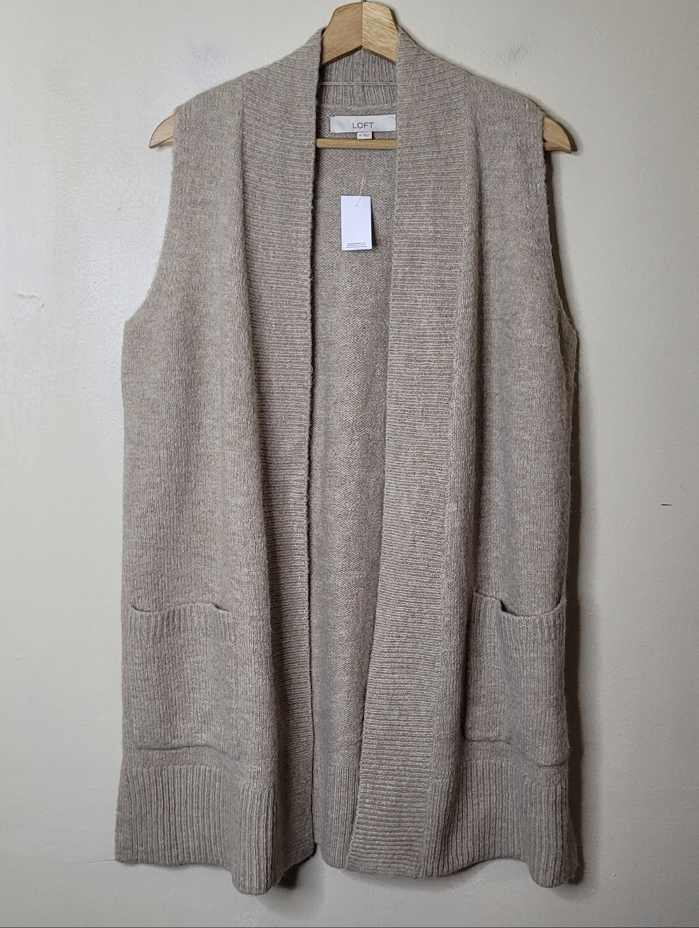 NWT LOFT Tan Sweater Vest Open Front Cardigan Size M - Picture 2 of 8